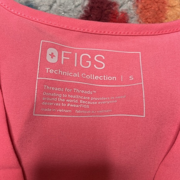 Figs neon pink v neck scrub top - Picture 4 of 5